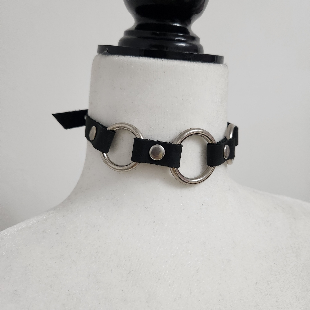 Handmade Real Leather Black Silver O-Ring Choker - Picture 4 of 14